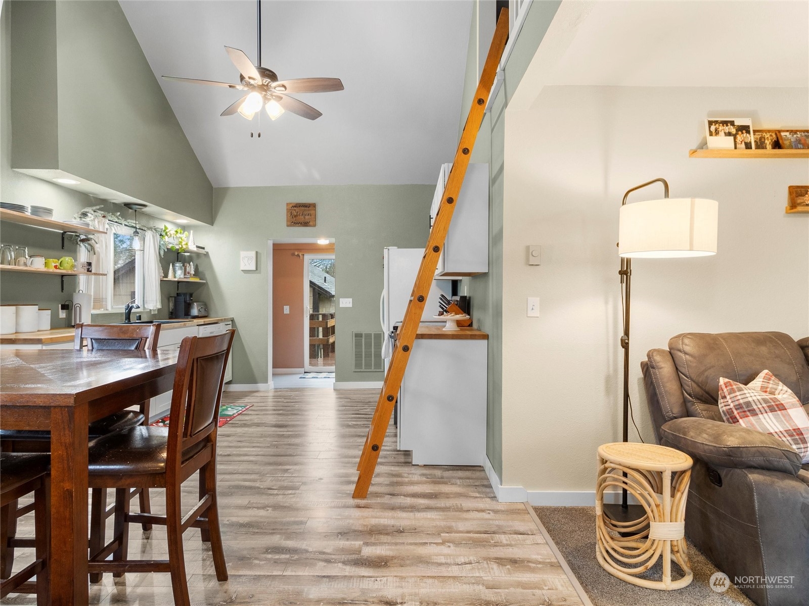489 Southwest 16th Street Chehalis, WA 98532 - Photo 3 of 36 Gallery Image 3