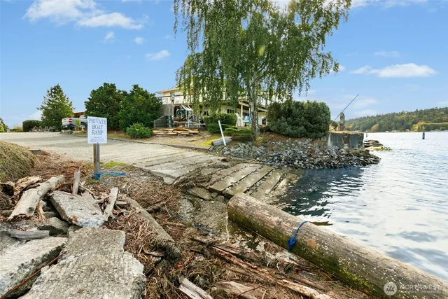 a view of a lake with houses