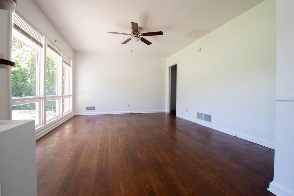 5943 Cecil Avenue Columbus, GA 31909 - Photo 7 of 14