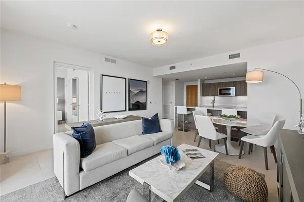 $4,200 | 401 North Birch Road, Unit 812, Fort Lauderdale, FL 33304