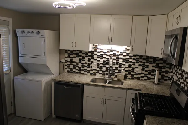$240,000 | 171 Frederick Drive, Chicago Heights, IL 60411