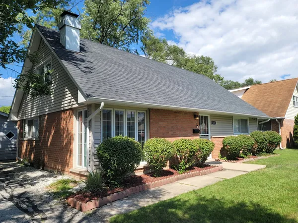 $240,000 | 171 Frederick Drive, Chicago Heights, IL 60411