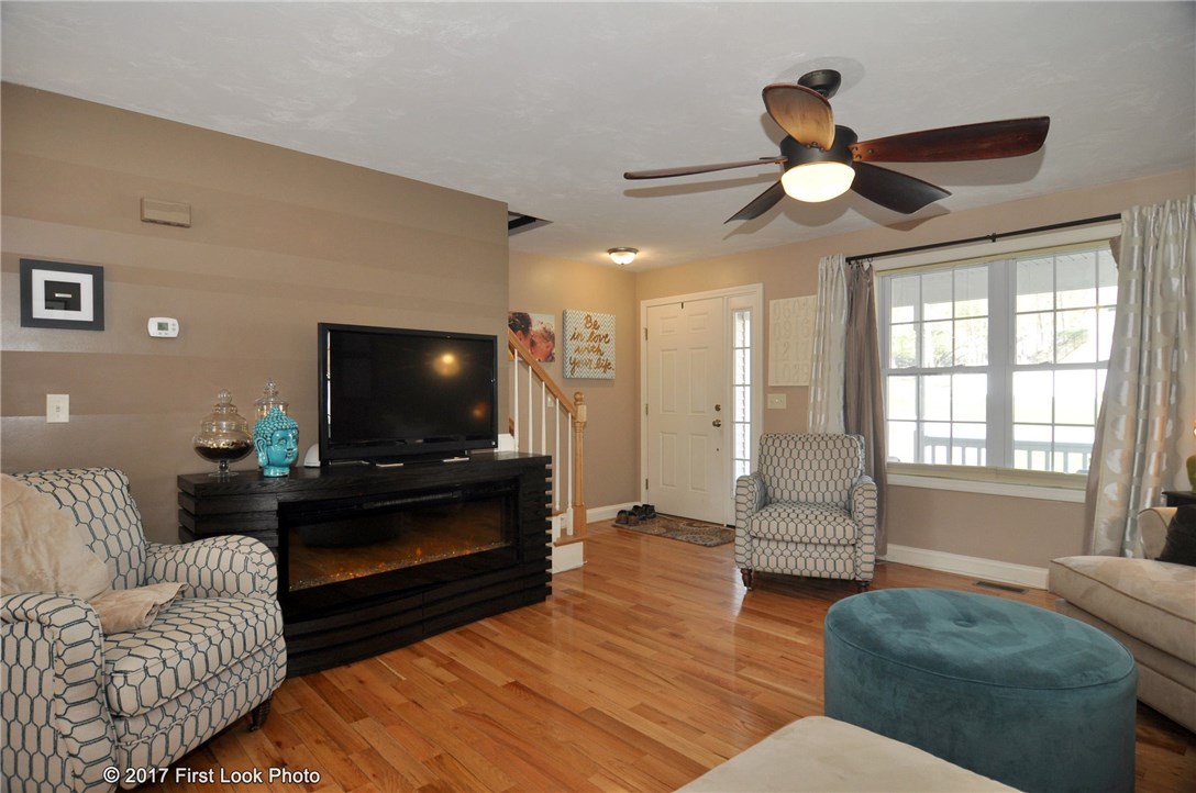 9 Hickory Road Cumberland, RI 02864 - Photo 2 of 29