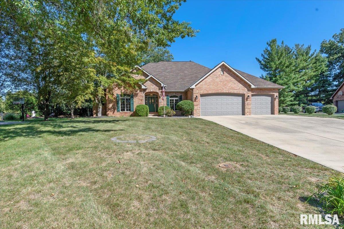 26 Georgetowne Road Sherman, IL 62684 - Photo 1 of 44 Gallery Image 1