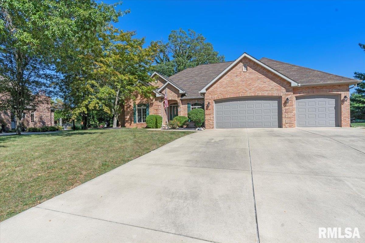 26 Georgetowne Road Sherman, IL 62684 - Photo 3 of 44 Gallery Image 3