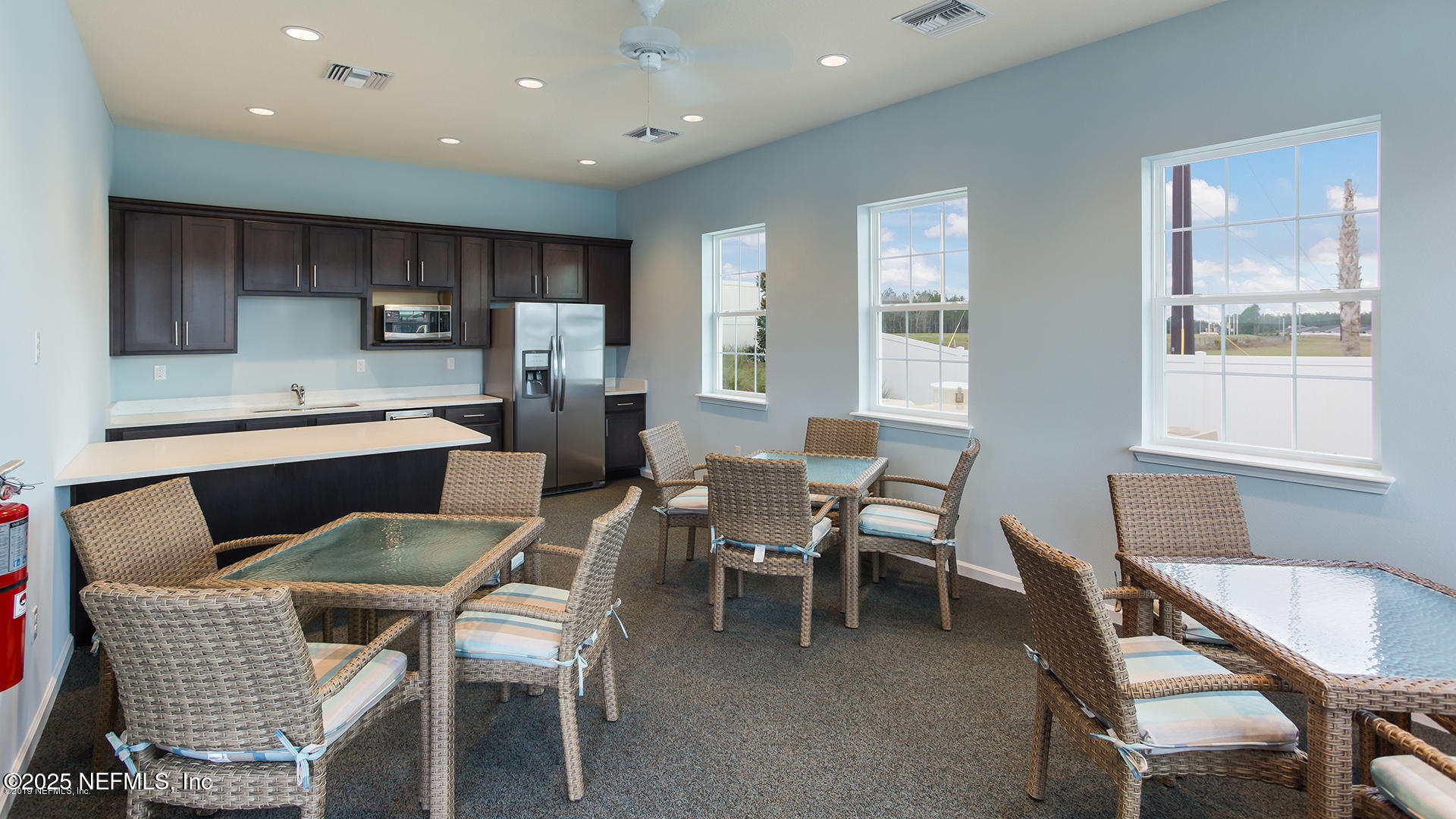 516 Lumpkin Street Jacksonville, FL 32222 - Photo 35 of 45 a dining room with furniture and window