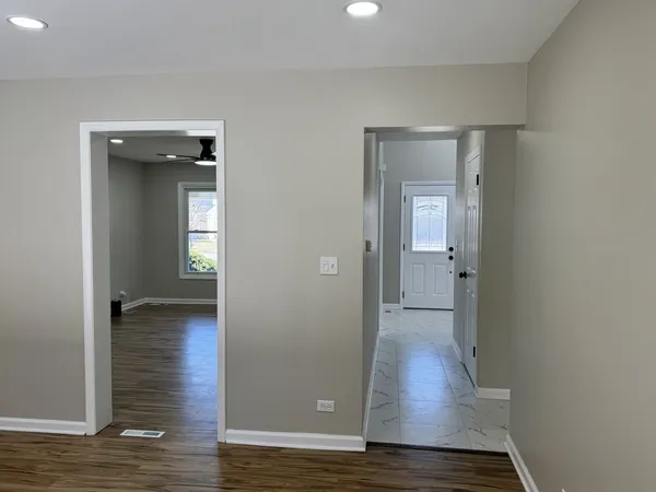 $649,900 | 940 Tanglewood Drive, Wheeling, IL 60090
