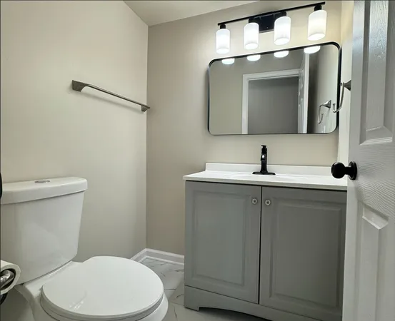 $649,900 | 940 Tanglewood Drive, Wheeling, IL 60090