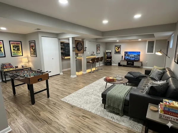 $649,900 | 940 Tanglewood Drive, Wheeling, IL 60090