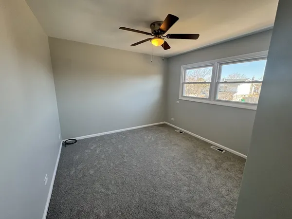 $649,900 | 940 Tanglewood Drive, Wheeling, IL 60090