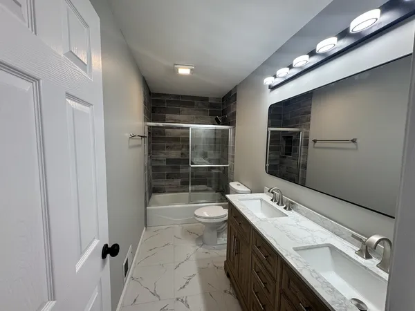 $649,900 | 940 Tanglewood Drive, Wheeling, IL 60090