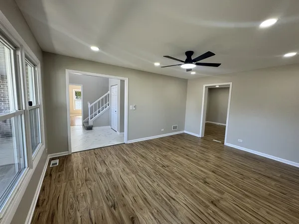 $649,900 | 940 Tanglewood Drive, Wheeling, IL 60090