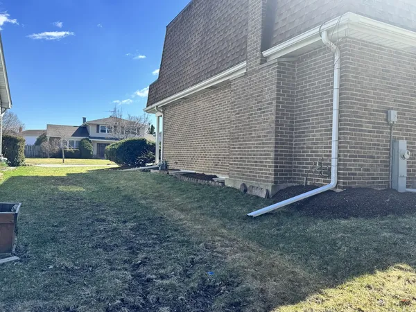 $649,900 | 940 Tanglewood Drive, Wheeling, IL 60090