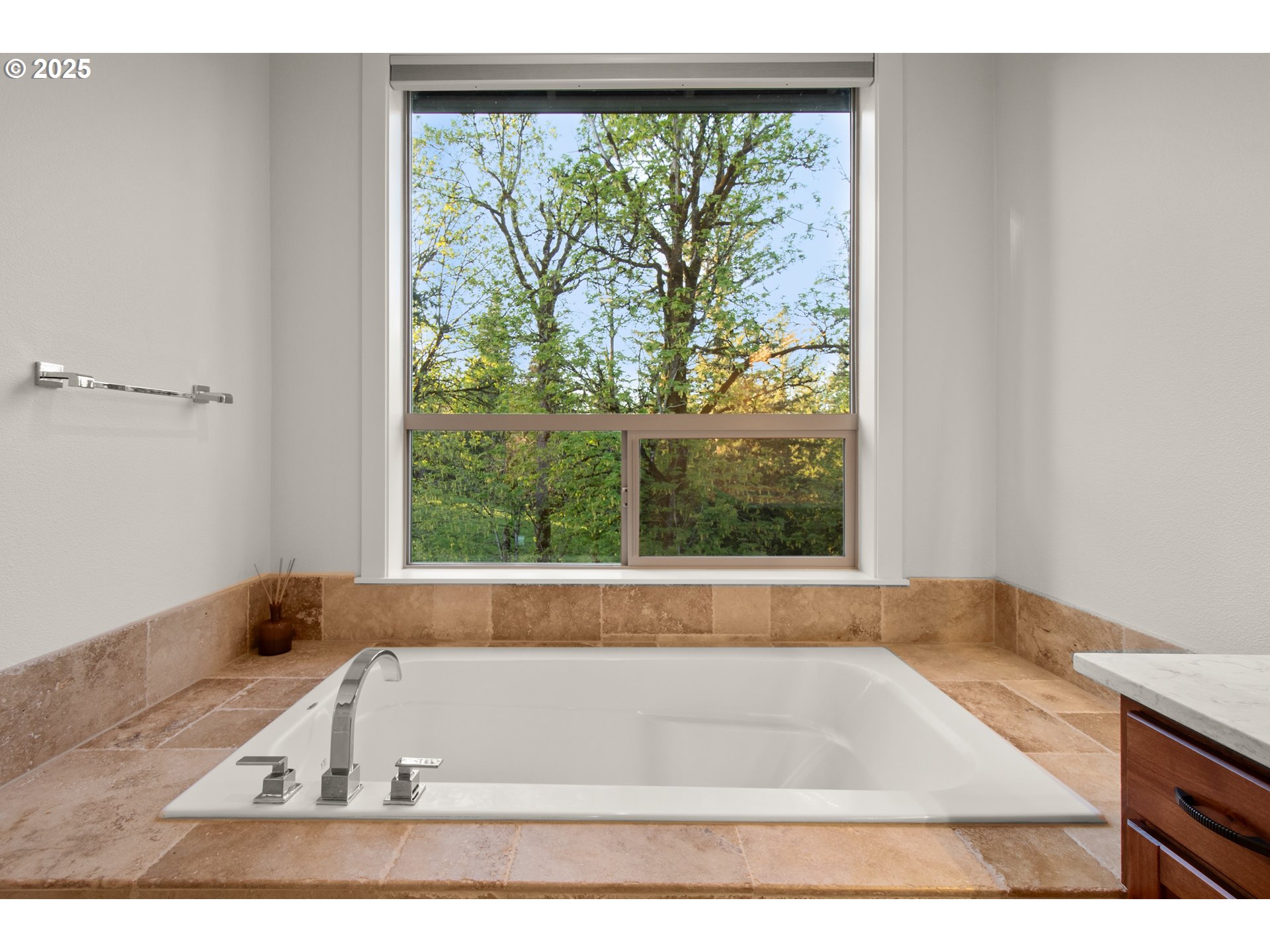 2215 Northwest 17th Avenue Camas, WA 98607 - Photo 27 of 48 a view of bath tub sitting in a bathroom