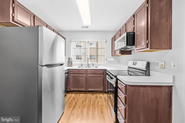 $2,300 | 1130 Huntmaster Terrace Northeast, Unit 201, Leesburg, VA 20176