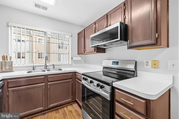 $2,300 | 1130 Huntmaster Terrace Northeast, Unit 201, Leesburg, VA 20176