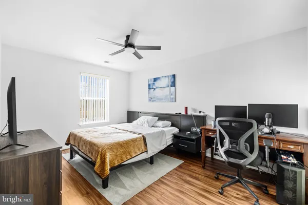 $2,300 | 1130 Huntmaster Terrace Northeast, Unit 201, Leesburg, VA 20176