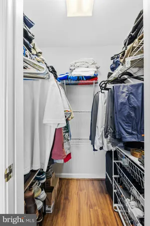$2,300 | 1130 Huntmaster Terrace Northeast, Unit 201, Leesburg, VA 20176