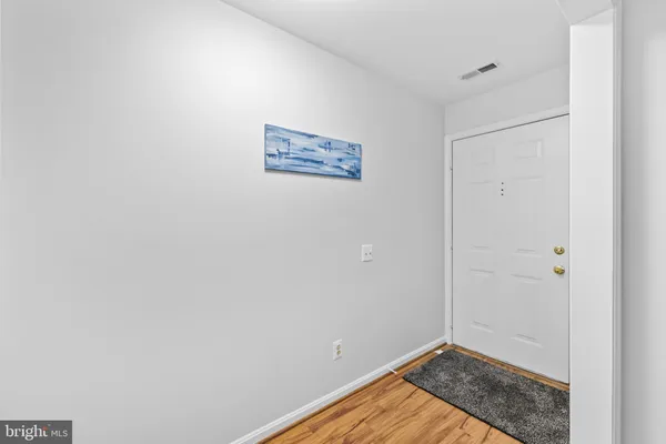 $2,300 | 1130 Huntmaster Terrace Northeast, Unit 201, Leesburg, VA 20176