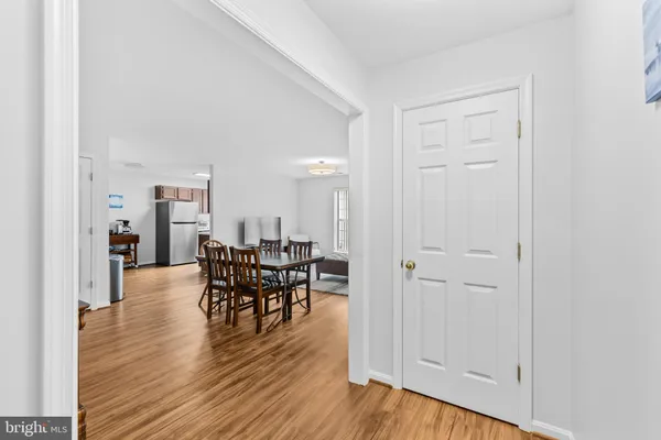 $2,300 | 1130 Huntmaster Terrace Northeast, Unit 201, Leesburg, VA 20176