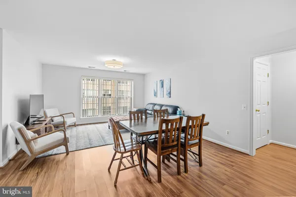 $2,300 | 1130 Huntmaster Terrace Northeast, Unit 201, Leesburg, VA 20176
