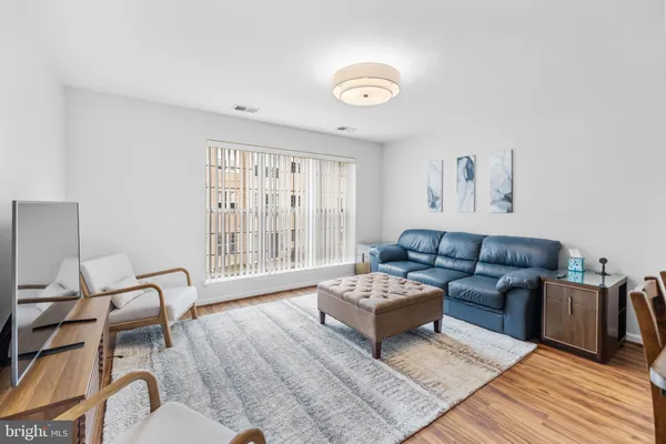 $2,300 | 1130 Huntmaster Terrace Northeast, Unit 201, Leesburg, VA 20176