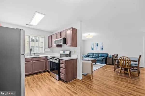 $2,300 | 1130 Huntmaster Terrace Northeast, Unit 201, Leesburg, VA 20176