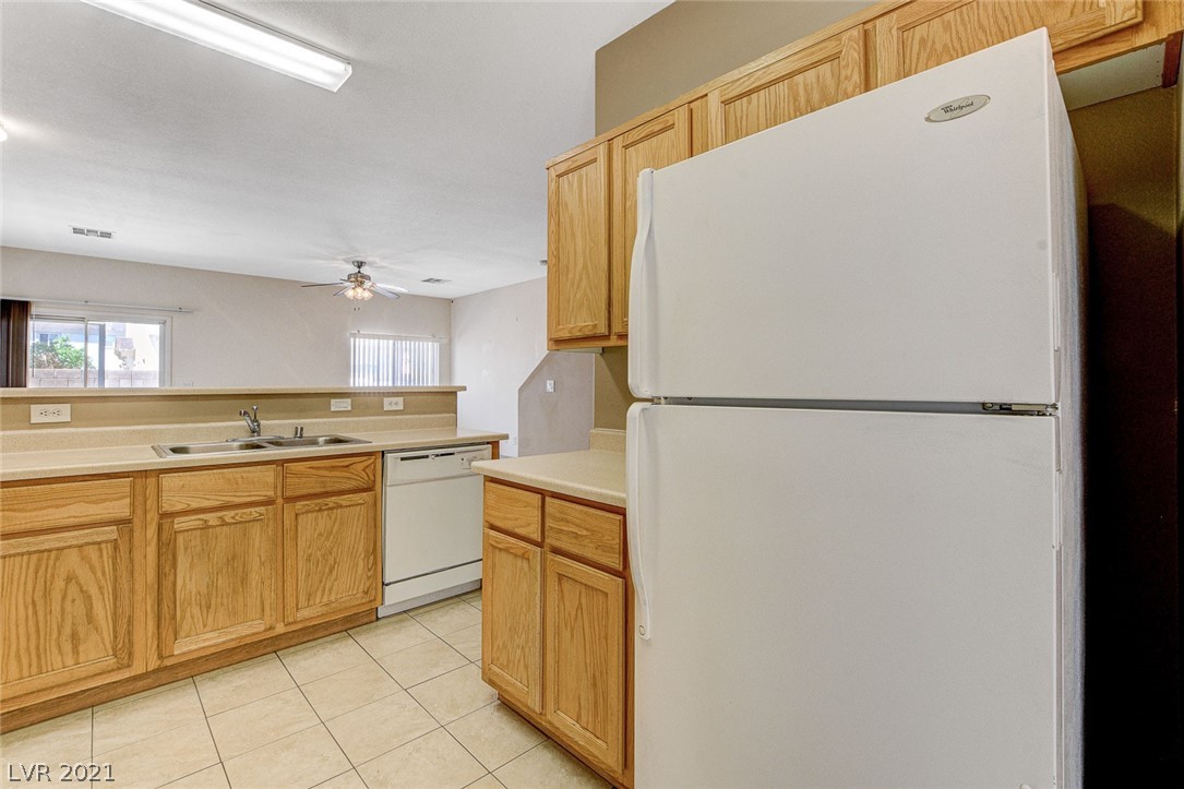 5488 Stacked Chips Road, Unit 103 Las Vegas, NV 89122 - Photo 5 of 27