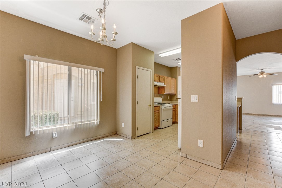 5488 Stacked Chips Road, Unit 103 Las Vegas, NV 89122 - Photo 9 of 27