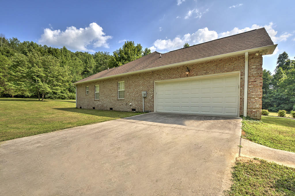 3089 West Wolf Valley Road Clinton, TN 37716 - Photo 2 of 36 2