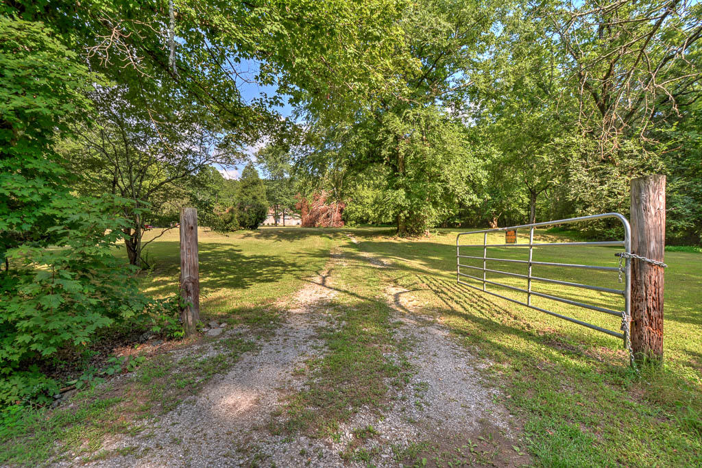 3089 West Wolf Valley Road Clinton, TN 37716 - Photo 29 of 36 29.0