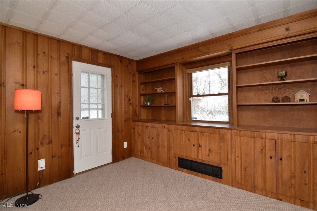1491 Edgefield Road Cleveland, OH 44124 - Photo 12 of 41