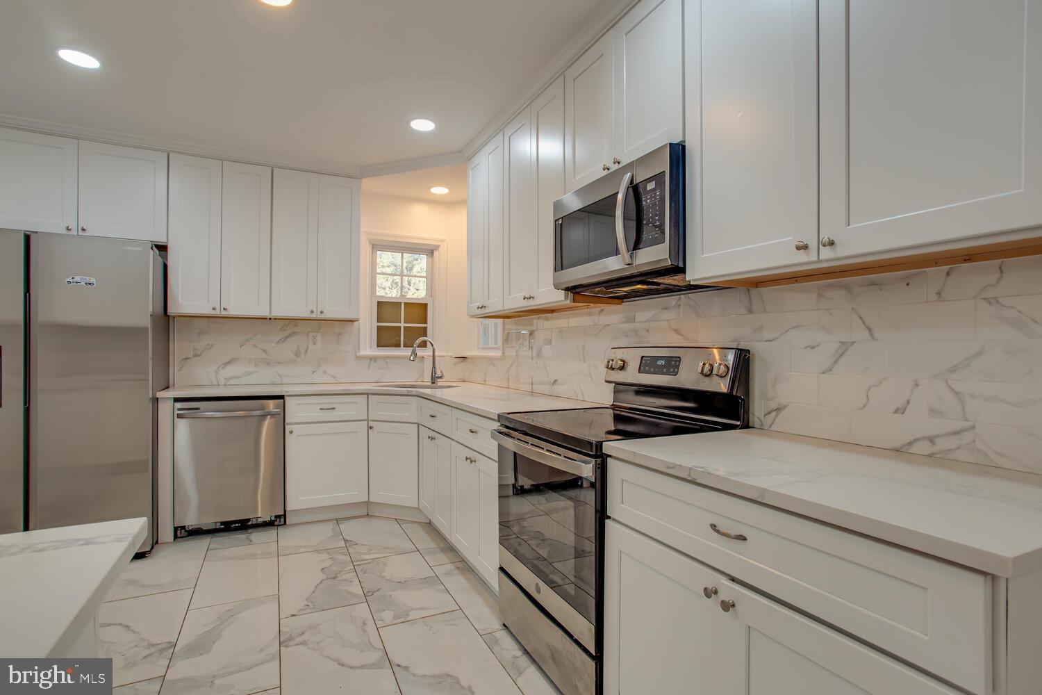 12604 Gallahan Road Clinton, MD 20735 - Photo 11 of 58