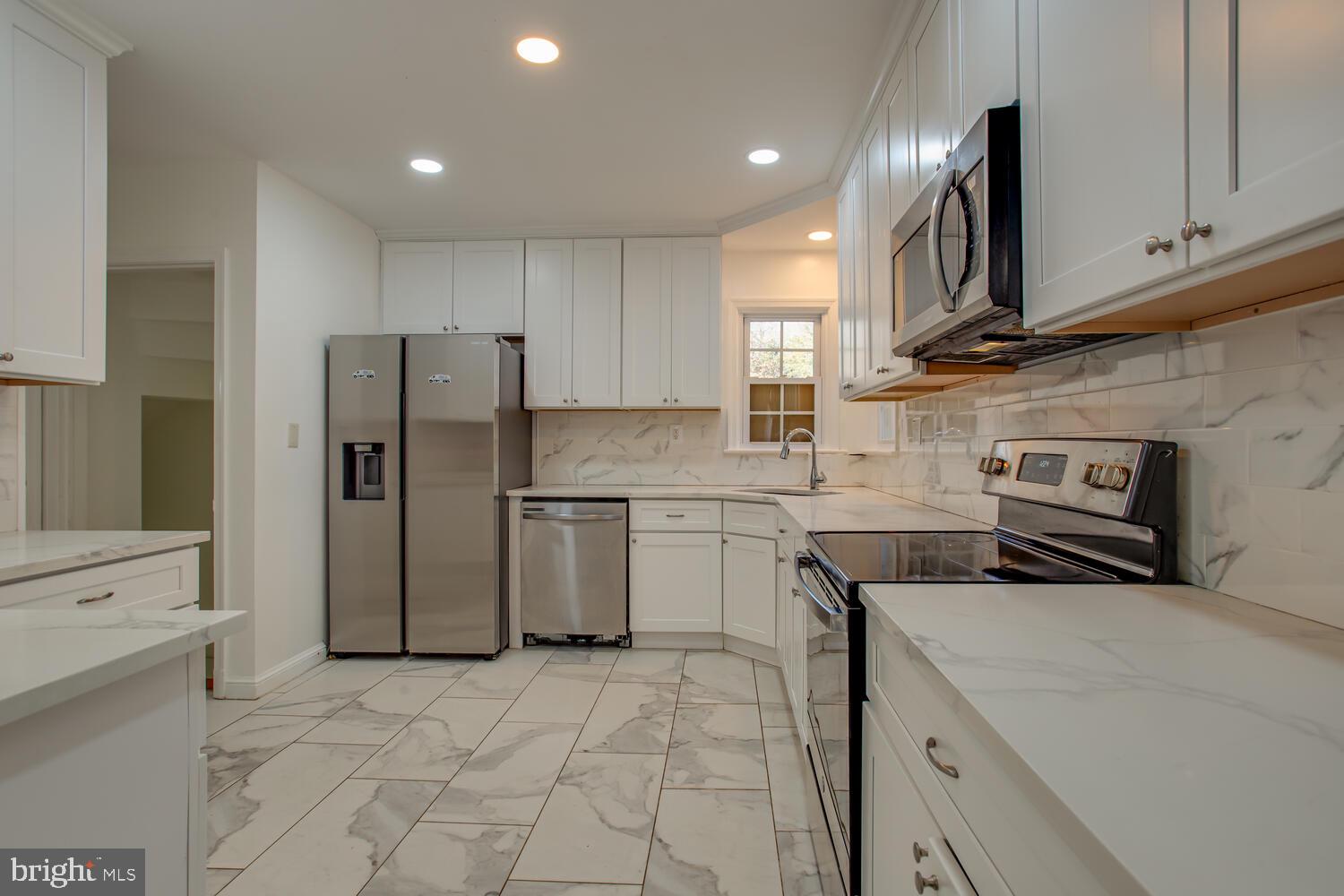 12604 Gallahan Road Clinton, MD 20735 - Photo 10 of 58