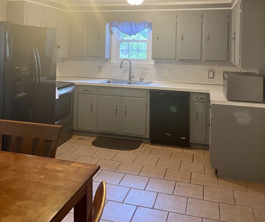 14 Endmoor Road Westford, MA 01886 - Photo 10 of 37 Gallery Image 10