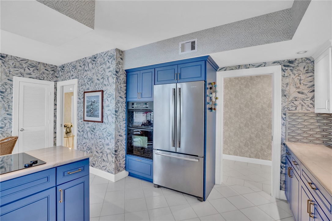 1903 Bay Road, Unit 205 Vero Beach, FL 32963 - Photo 8 of 36