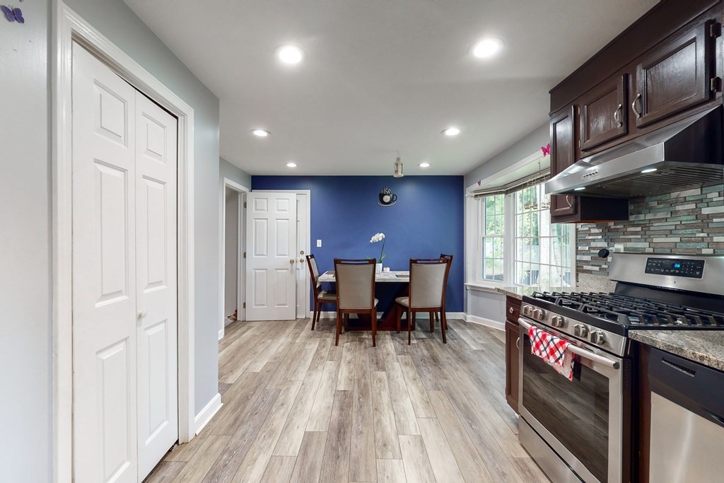 9 Stonegate Road, Unit 9 Chelmsford, MA 01824 - Photo 6 of 35