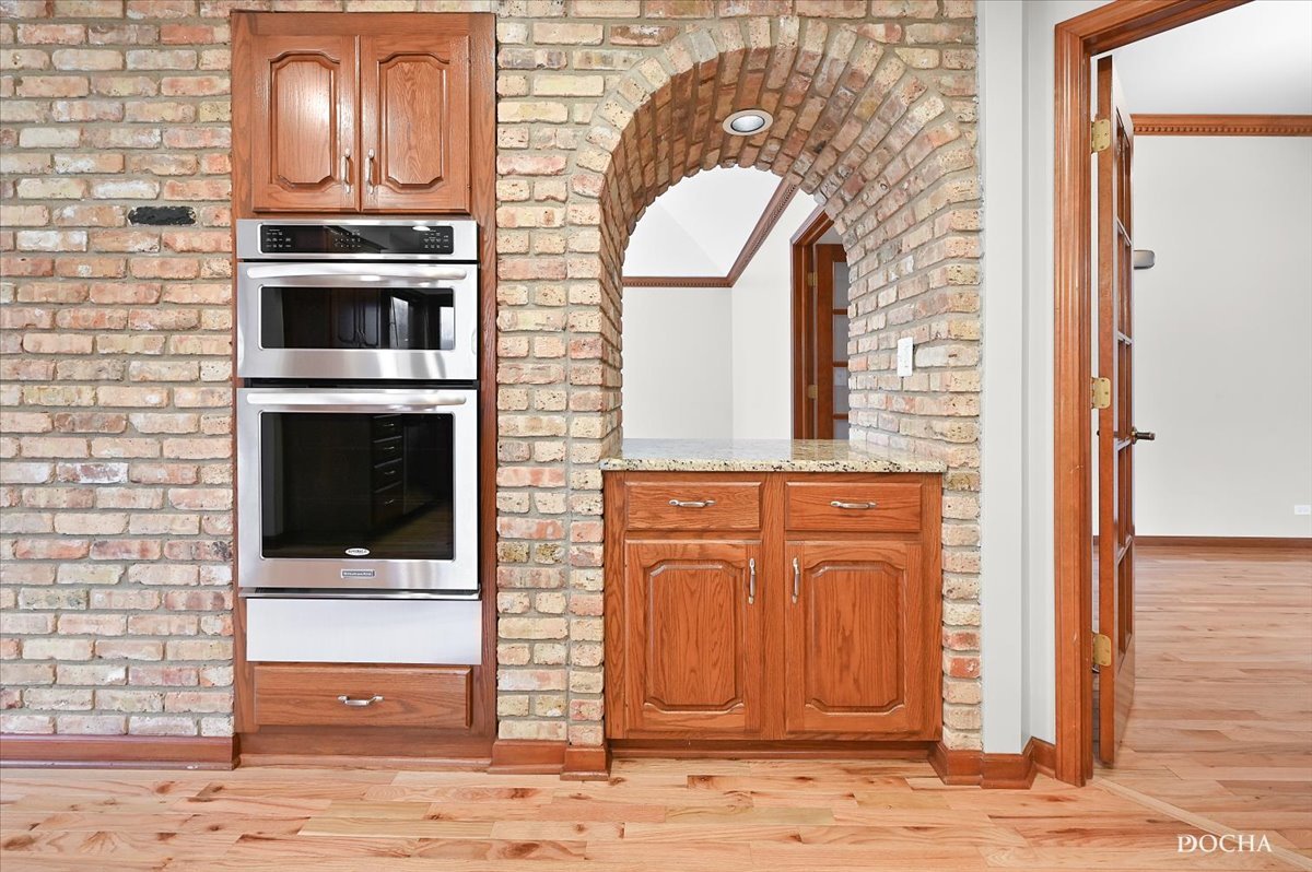 9638 Book Road Naperville, IL 60564 - Photo 13 of 44 a view of a entryway with wooden floor