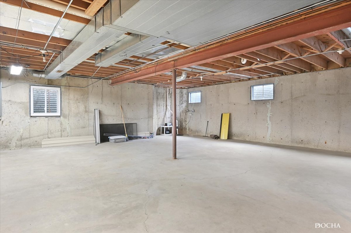 9638 Book Road Naperville, IL 60564 - Photo 36 of 44 a view of empty room