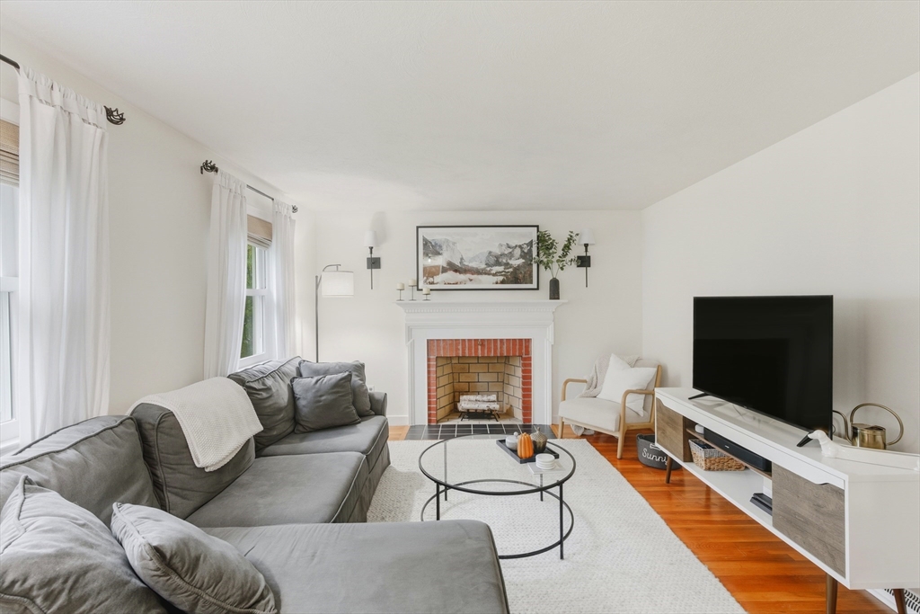 31 Allen Road Tewksbury, MA 01876 - Photo 5 of 35
