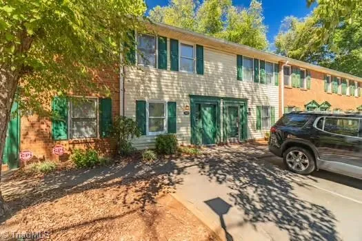 $159,900 | 5907 King Charles Court, Clemmons, NC 27012