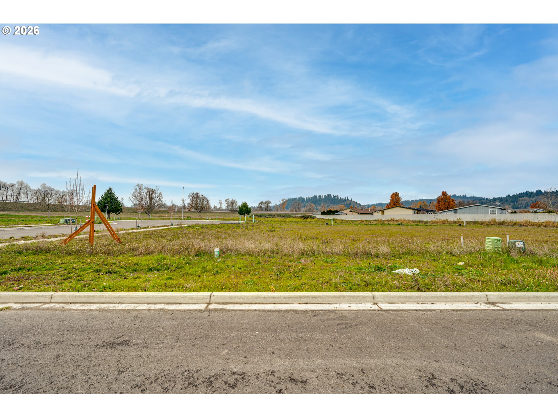 2001 Henderson Way Longview, WA 98632 - Photo 2 of 14 a view of an ocean