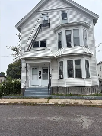$2,200 | 55 Brown Street, Unit 1, Pawtucket, RI 02860