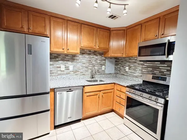 $295,000 | 10570 Main Street, Unit 404, Fairfax, VA 22030
