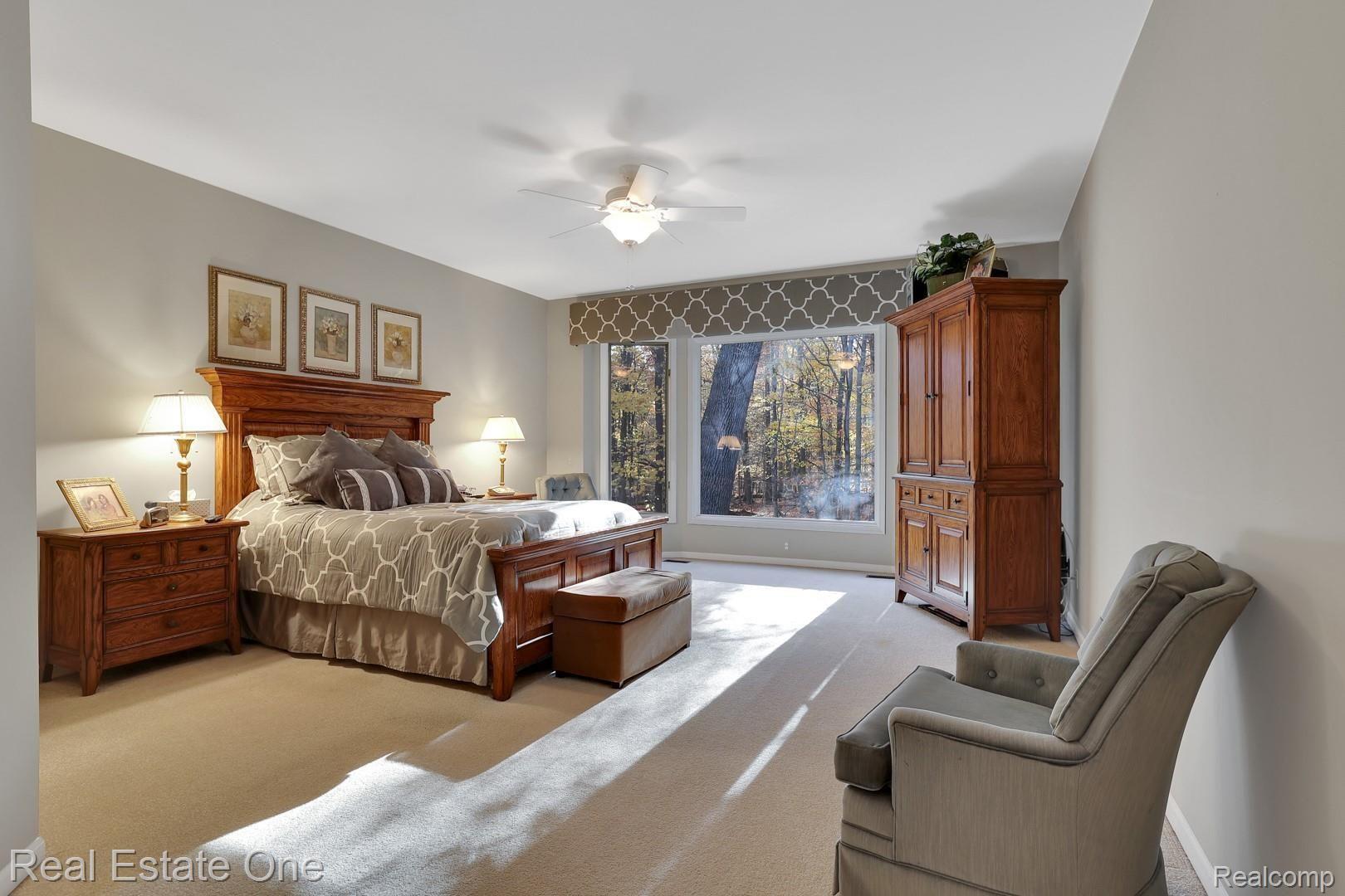 1601 Scenic Hollow Rochester, MI 48306 - Photo 4 of 57 AY2A3912.jpg