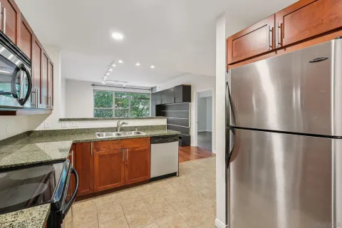 $459,900 | 206 Park Boulevard, Unit 307, San Diego, CA 92101