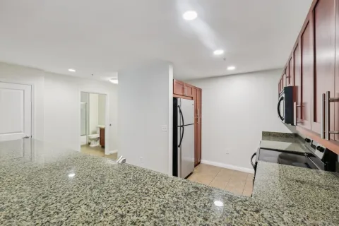 $469,900 | 206 Park Boulevard, Unit 307, San Diego, CA 92101