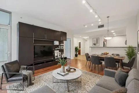 $469,900 | 206 Park Boulevard, Unit 307, San Diego, CA 92101