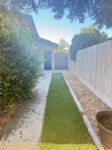 $389,000 | 698 West Donner Avenue, Clovis, CA 93612