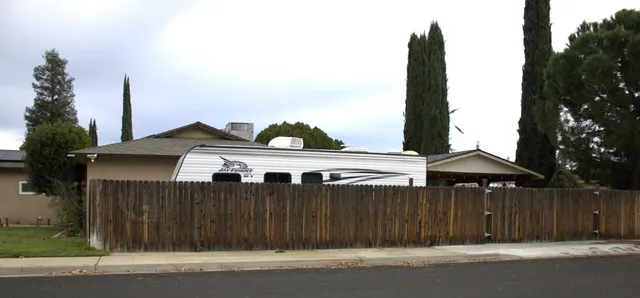 $389,000 | 698 West Donner Avenue, Clovis, CA 93612